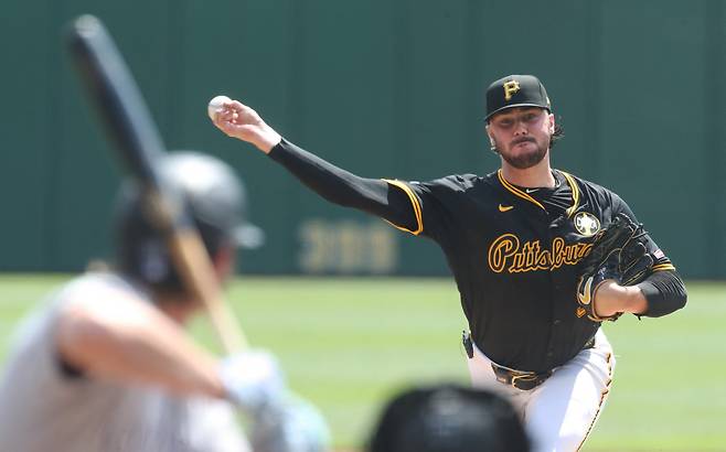 폴 스킨스가 1회초 헌터 굿맨에게 투구하고 있다. Imagn Images연합뉴스