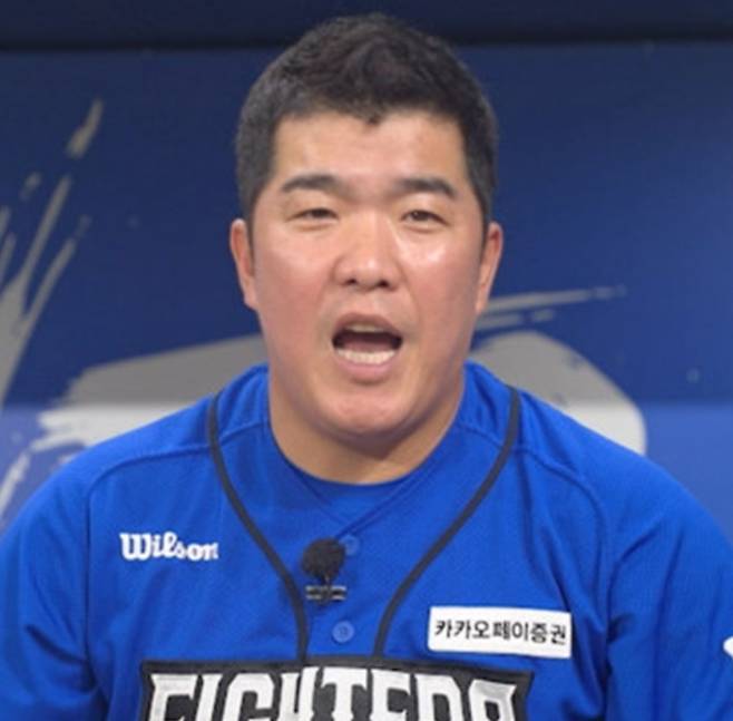 '불꽃야구' 정근우의 고성, 김성근 감독의 눈총 맞다