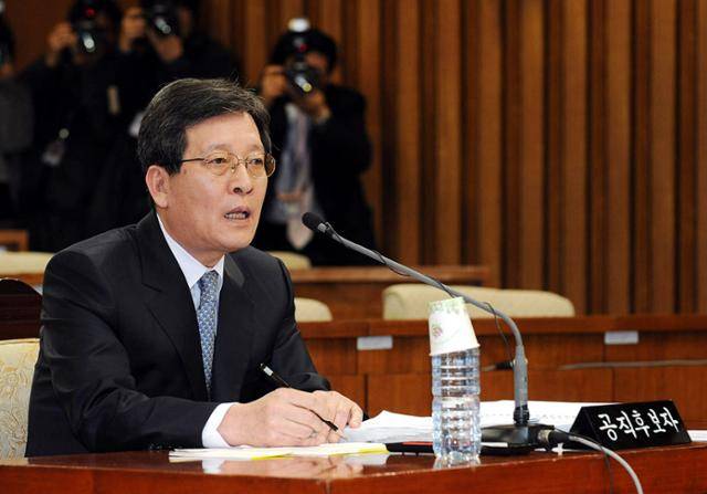 2011년 2월 23일 국회에서 열린 인사청문회 당시 후보자였던 이상훈 전 대법관이 질의에 답변하고 있다. 고영권 기자