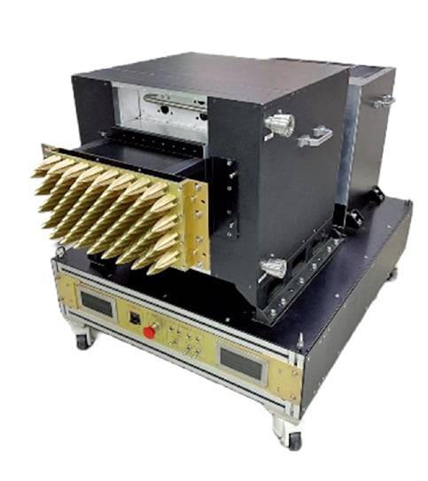 한화시스템의 스마트 다중빔 고출력 송신장치. /한화시스템 제공