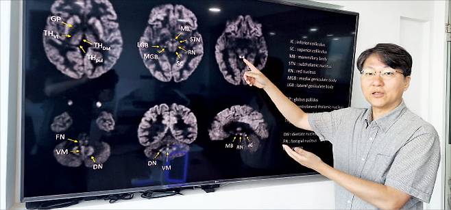 이재성 브라이토닉스이미징 대표가 ﻿PET 장비인 ‘파로스’의 기능에 대해 설명하고 있다.  안대규 기자