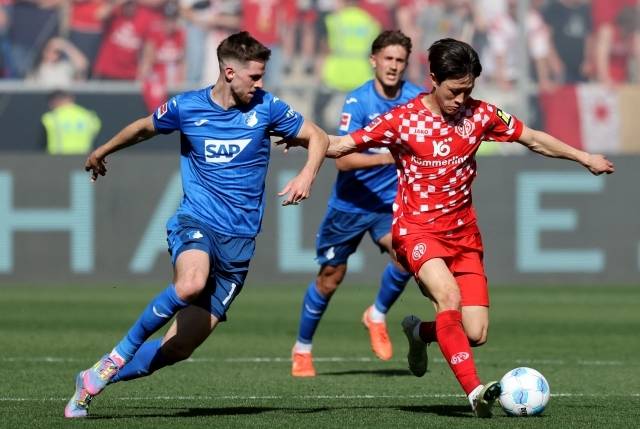 이재성(사진 오른쪽). 사진=AFP=연합뉴스 제공