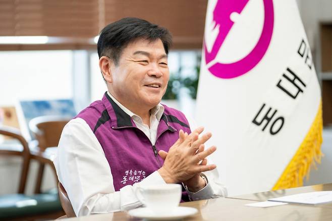이필형 서울 동대문구청장이 머니투데이와 인터뷰를 하고 있다. /사진=서울 동대문구청