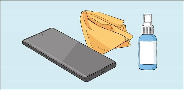 최근 미국 과학 전문지 ‘스터디파인즈’는 수백 종류의 세균과 바이러스로 뒤덮인 휴대전화의 터치스크린을 주기적으로 세정해야 한다고 보도했다. 그러나 부적절한 방법으로 휴대전화를 청소하면 화면 코팅이 손상되거나 내부 부품이 망가질 수 있어 제조업체가 제시한 지침을 따라야 한다. 삼성 뉴스룸