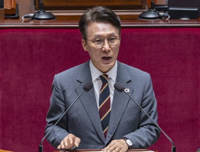 김민석 국무총리가 25일 국회에서 열린 예산결산특별위원회 전체 회의에 출석해 인사말을 하고 있다. 연합뉴스