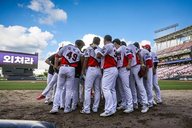 ▲ 전년도 한국시리즈 우승 팀이 다음 해 포스트시즌 진출에 실패할 위기에 처한 KIA ⓒKIA타이거즈