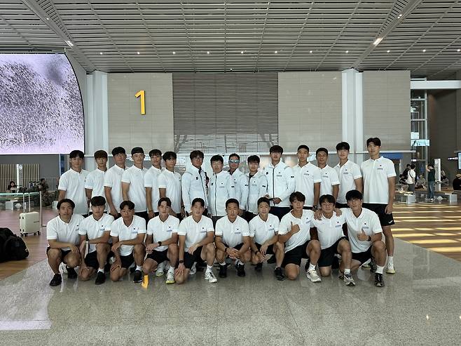 출국 전 사진을 찍은 남자 하키 국가대표 선수단.  [대한하키협회 제공. 재판매 및 DB 금지]