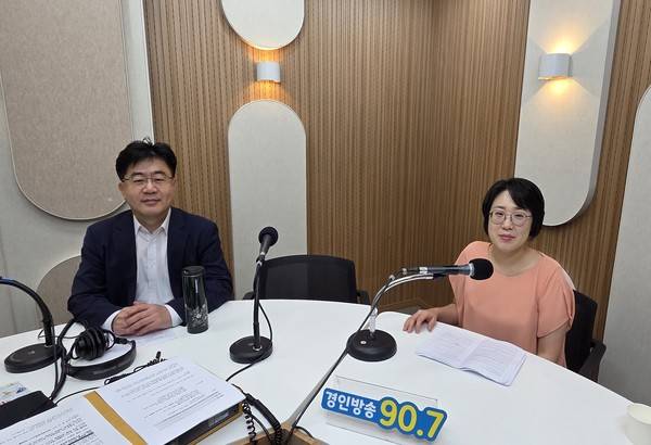 이도형 앵커와 조현경 인천해양경찰서 홍보계장 [경인방송DB]