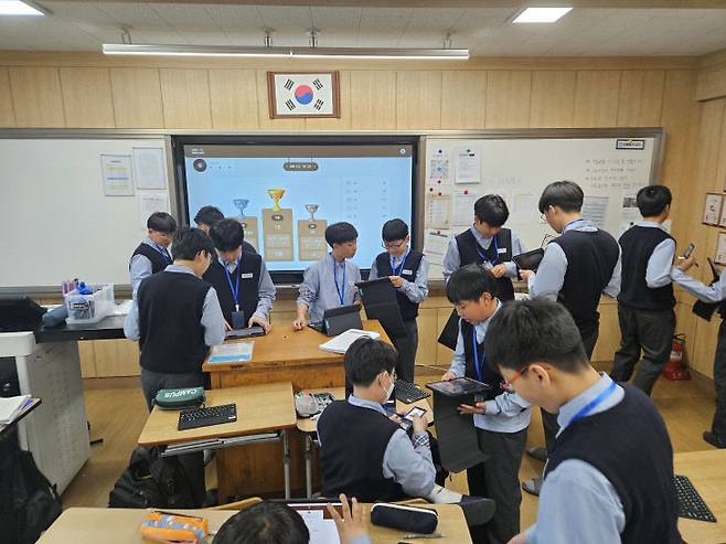 자유학기 활동 중인 학생들