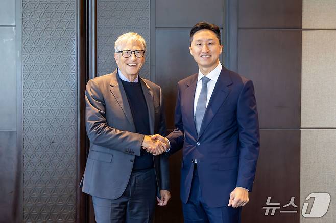 정기선 HD현대 수석부회장과 빌 게이츠 게이츠재단 이사장(HD현대 제공)