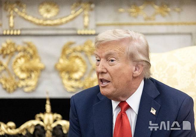 [워싱턴=뉴시스] 고범준 기자 = 도널드 트럼프 미국 대통령이 25일(현지 시간) 미국 워싱턴DC 백악관에서 이재명 대통령과 한미 정상회담을 하면서 발언하고 있다. 2025.08.26. bjko@newsis.com