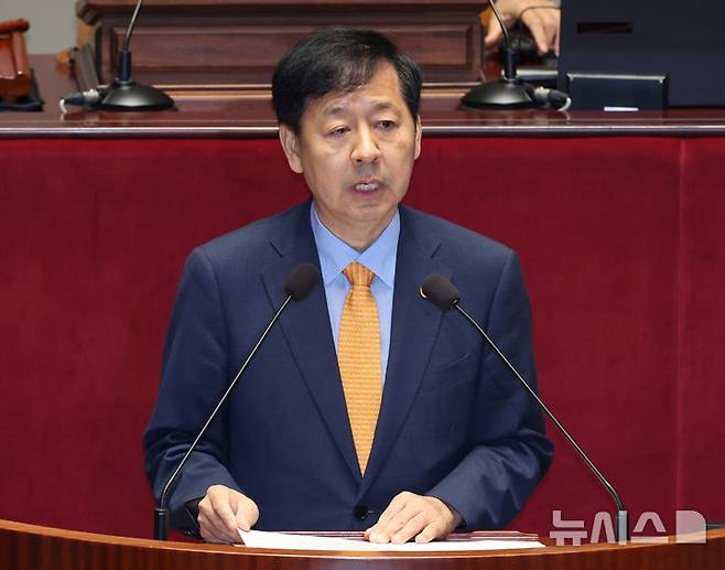 [서울=뉴시스] 김금보 기자 = 구윤철 경제부총리 겸 기획재정부 장관이 25일 오전 서울 여의도 국회에서 열린 예산결산특별위원회 전체회의에서 제안설명을 하고 있다. 2025.08.25. kgb@newsis.com