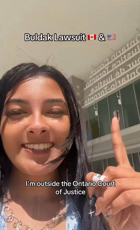 캐나다 인플루언서 하베리아 와심이 자신의 인스타그램에 '불닭볶음면 소송 최종 업데이트'라는 글과 함께 승소했다는 게시물을 올렸다. (사진=인스타그램 캡처 @jawbreakergirl_) *재판매 및 DB 금지 *재판매 및 DB 금지