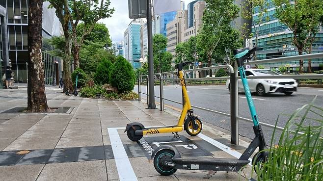 서울 강남구 테헤란로에 설치된 개인 이동장치 주차 공간. 강남구 제공