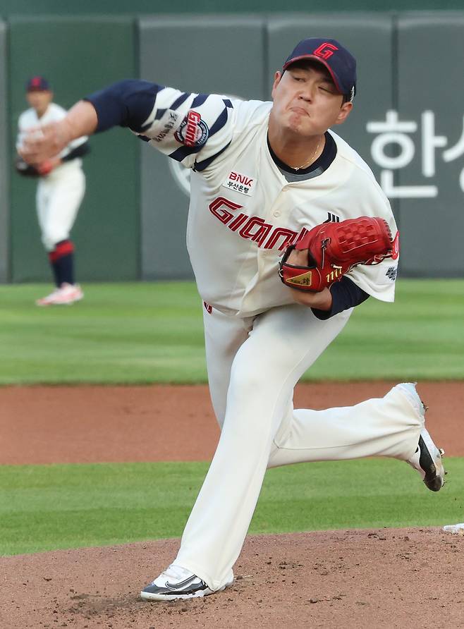 롯데 나균안.  연합뉴스