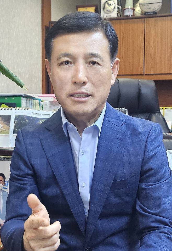 기호3번 강인덕후보