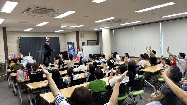 광주시립도서관이 가을을 맞아 시·구립도서관 곳곳에서 다채로운 독서 행사를 진행한다. 최근 상록도서관에서 열린 ‘북캉스’ 모습.
 <광주시 서구 제공>