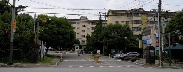 재건축사업이 추진되고 있는 전주 효자주공 3단지 출입구 전경./전북일보 자료사진