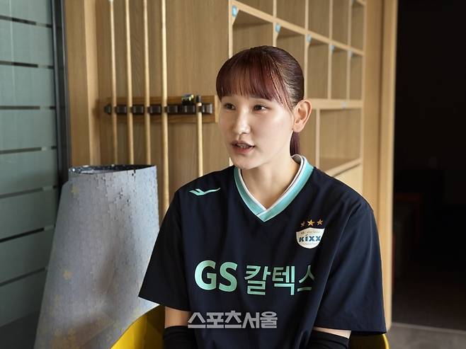 GS칼텍스 안혜진이 26일 경기도 가평 훈련 체육관에서 인터뷰에 응하고 있다. 가평 | 정다워 기자