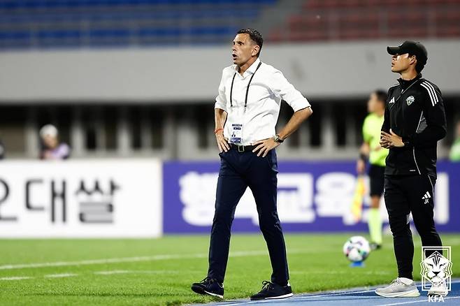 퇴장 당한 전북의 포옛 감독. 제공 | 대한축구협회