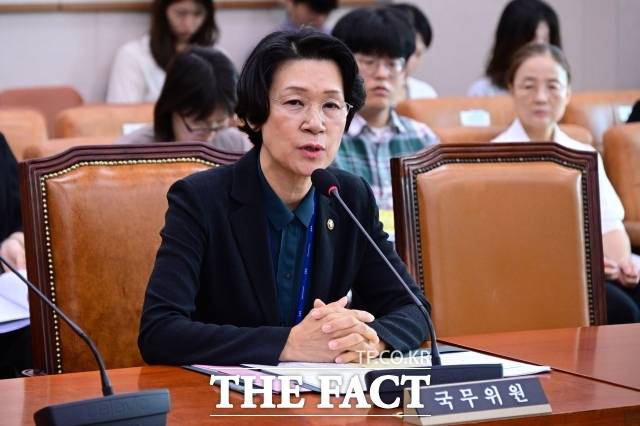 교육부는 27일 "2026학년도 학자금 지원 가능 대학과 제한 대학 명단을 28일 발표한다"며 "학자금 지원 가능 대학은 296곳, 학자금 지원 제한 대학은 17곳으로 최종 결정했다"고 밝혔다. 사진은 최은옥 교육부 차관./남윤호 기자