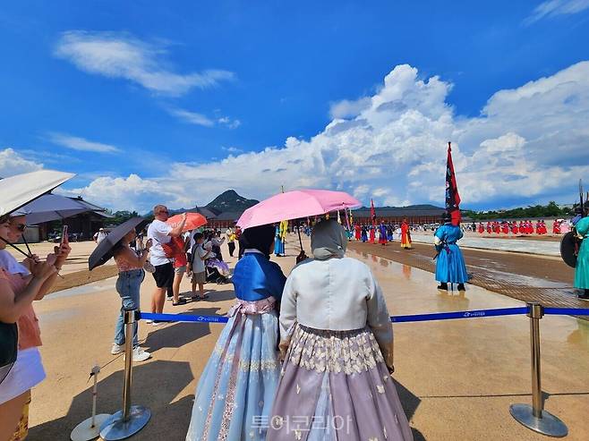  방한 외국 관광객들./사진-투어코리아