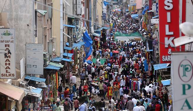 인도 방갈로르 시내 시장 전경. /EPA=연합뉴스