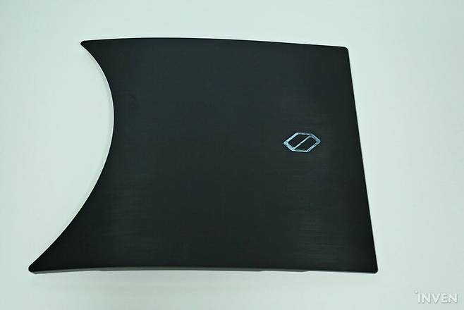 ▲ 선 정리 후 덮개로 깔끔하게 정리할 수도 있습니다