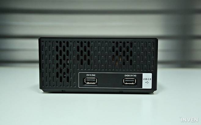 ▲ 측면 USB 단자