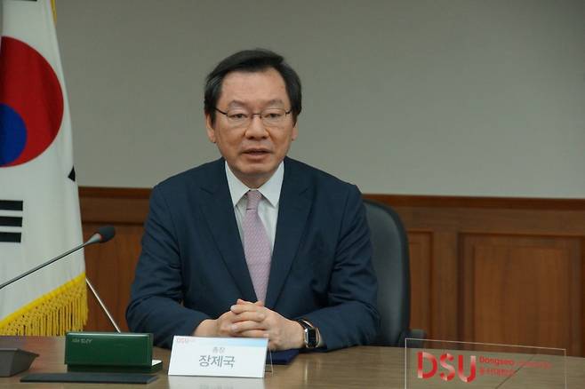 장제국 동서대 총장이 밀알복지재단과 업무협약에 앞서 인사말을 하고 있다. 장 총장은 “굿윌스토어의 사업 아이디어에 깊은 감명을 받았다. 장애인들이 스스로 돈을 벌고 의미를 찾는다는 점에서 정말 좋은 아이디어라고 생각한다”고 말했다.