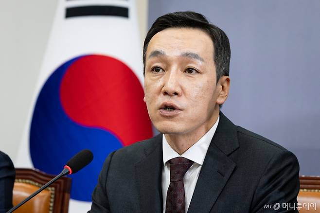 (서울=뉴스1) 유승관 기자 = 김민수 국민의힘 최고위원이 27일 서울 여의도 국회에서 열린 첫 최고위원회의에서 모두 발언을 하고 있다. 2025.8.27/뉴스1  Copyright (C) 뉴스1. All rights reserved. 무단 전재 및 재배포,  AI학습 이용 금지. /사진=(서울=뉴스1) 유승관 기자