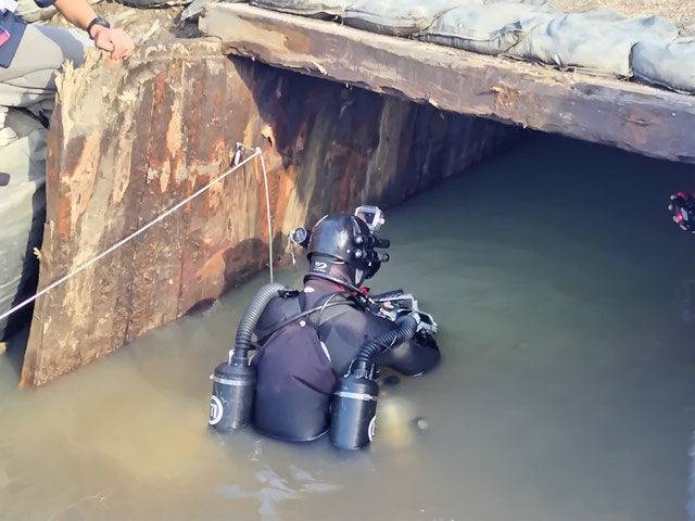 [서울=뉴시스]일본 혼슈 서부 야마구치(山口)현 우베(宇部)시의 해저탄광 '조세이(長生)탄광'에서 지난달 29~30일 일본의 한 시민단체가 민간 잠수조사를 하는 모습. (사진 제공= 일본 시민단체 '조세이탄광수몰사고(水非常)를역사에새기는모임'). 2024.11.05. *재판매 및 DB 금지