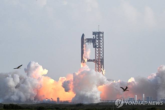 26일 미 텍사스에서 발사된 스타십 [AFP=연합뉴스. 재판매 및 DB 금지]
