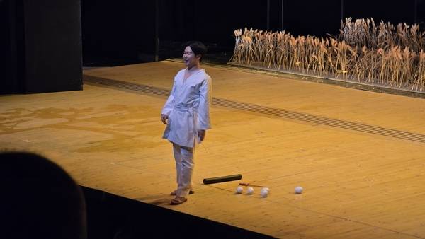 수원 출신 성악가 이강윤씨가 독일 대표 오페라하우스 도이체 오퍼 베를린 솔리스트로 최근 임명됐다. 4년여전 독일 무대에 본격적으로 진출한 이씨는 여러 주요 무대에서 가능성을 보여주고 있다. /이강윤씨 제공