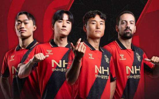 경남FC 새주장단 모습. 왼쪽부터 이종언(부주장), 김형진(부주장), 이찬동(주장), 브루노 코스타(부주장). 사진=경남FC