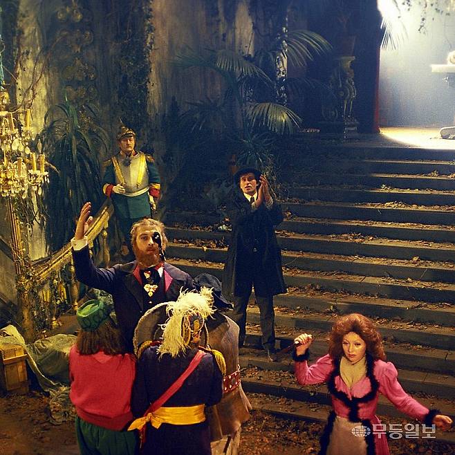 영화 '모래시계 요양원' 스틸컷