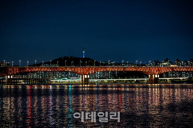 한강버스와 남산야경 (사진=서울관광재단)