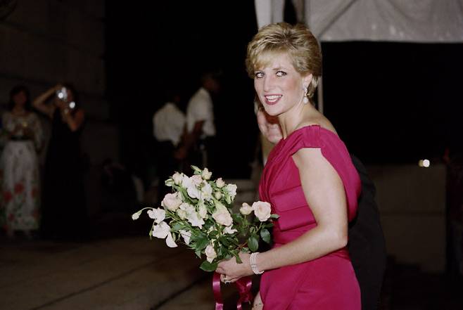 고(故) 다이애나 영국 왕세자비가 1990년 10월 4일 미국 워싱턴의 디파트먼트 오디토리엄에서 열린 자선 갈라 행사에 참석하고 있다. (사진=AFP)