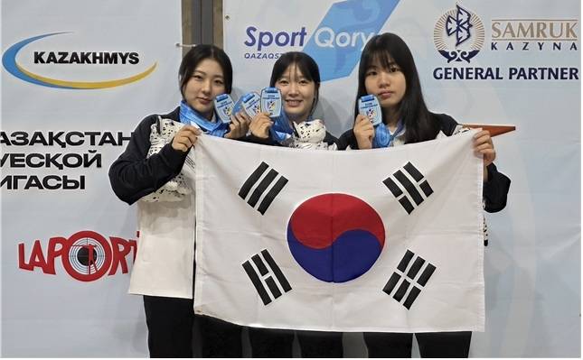제16회 아시아사격선수권 50m 소총3자세 여자 주니어부에서 동메달을 따낸 오세희-심여진-김태희. 사진 | 대한사격연맹