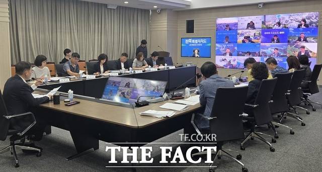 28일 전북도청 영상회의실에서 노홍석 행정부지사 주재로 도-시·군 부단체장 회의가 열리고 있다. /전북도