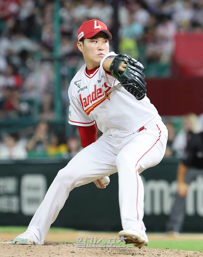 28일 인천 KIA전에 선발 등판한 최민준. IS 포토