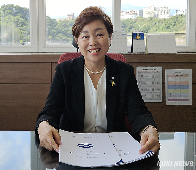 김미자 서귀포수산업협동조합(서귀포수협) 조합장이 26일 서귀포수협에서 쿠키뉴스와 인터뷰 하고 있다. 최은희 기자