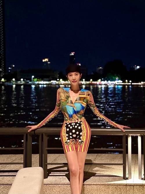 배우 김혜수(54)의 근황이 공개된 이후 팬들의 뜨거운 반응이 이어지고 있다. 사진=김혜수 SNS
