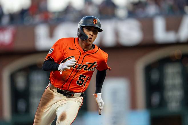 샌프란시스코 자이언츠 이정후가 배리 본즈 등 구단 전설들이 가지고 있는 한 시즌 2루타 30개, 3루타 10개를 기록했다. 사진은 샌프란시스코에서 활약 중인 이정후의 모습. /사진=로이터