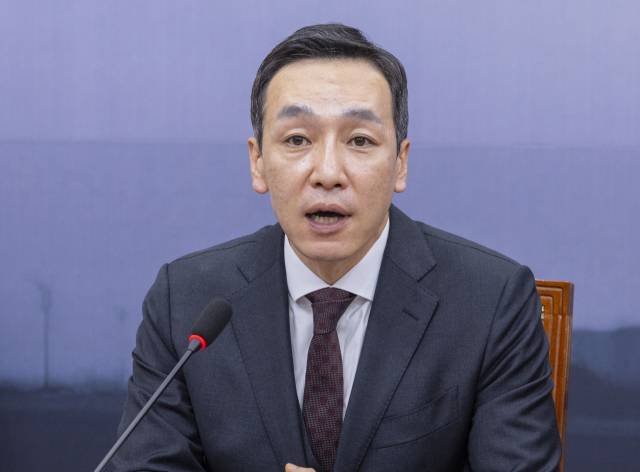 ▲국민의힘 김민수 최고위원이 27일 국회에서 열린 최고위원회의에서 발언하고 있다. ⓒ연합뉴스