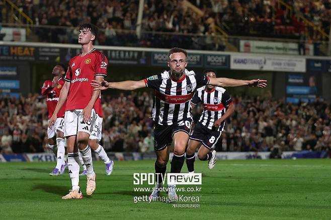 ▲ 맨유는 어디까지 떨어지는 걸까. 그림스비 타운에 무너진 맨유는 역사상 리그컵에서 처음으로 4부리그 팀에 패해 탈락한 것으로 확인됐다. 계속해서 불명예를 만들어 나가고 있다.