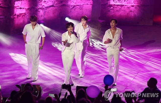 카르타고 국제축제 무대서 공연하는 그룹 B.I.G [EPA 연합뉴스 자료사진. 재판매 및 DB 금지]