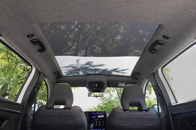 르노 세닉 E-Tech 100% 일렉트릭 솔라베이 파노라믹 선루프