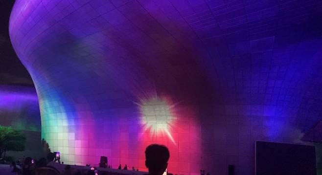 서울라이트 DDP 가을 개막식에서 미디어 아트가 펼쳐지는 모습. 손인규 기자