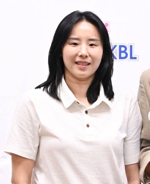 최윤아 여자프로농구 인천 신한은행 감독